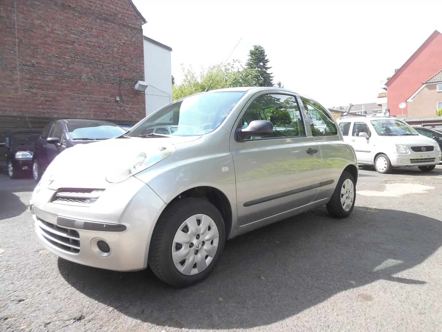 Nissan Micra 1.2 Plus Plateado - 1