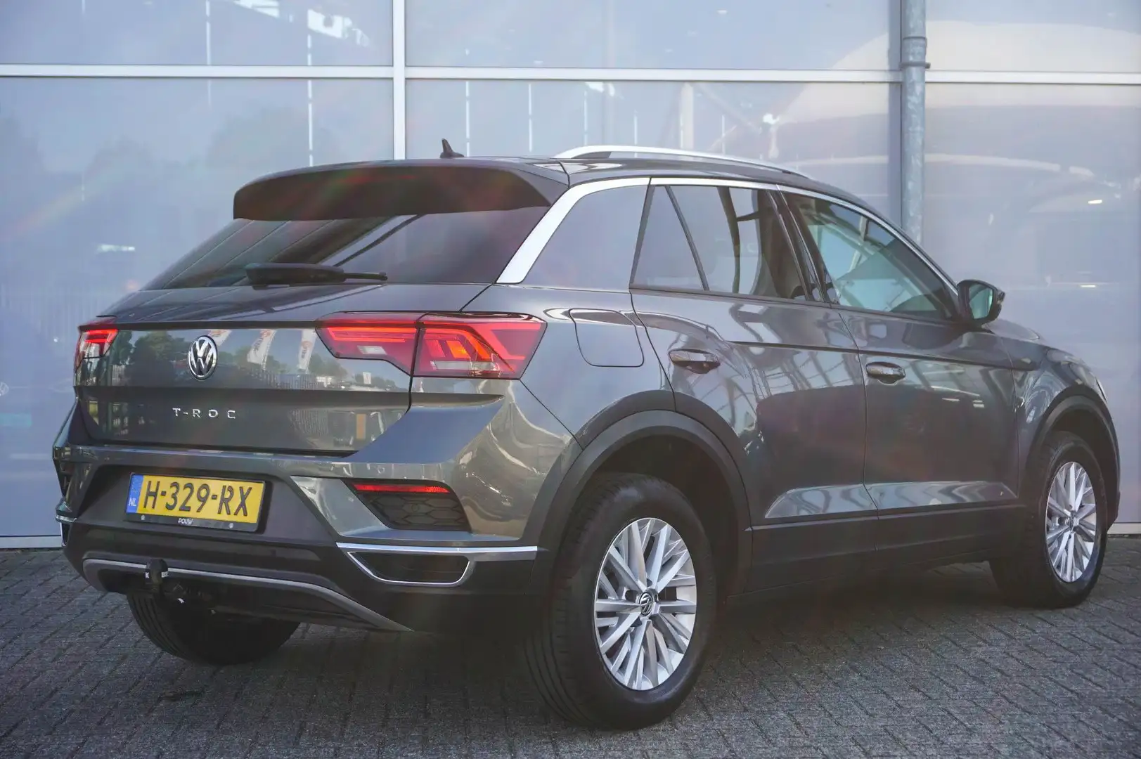 Volkswagen T-Roc 1.5 TSI 150pk Style | Navigatie | Apple Carplay & Gris - 2