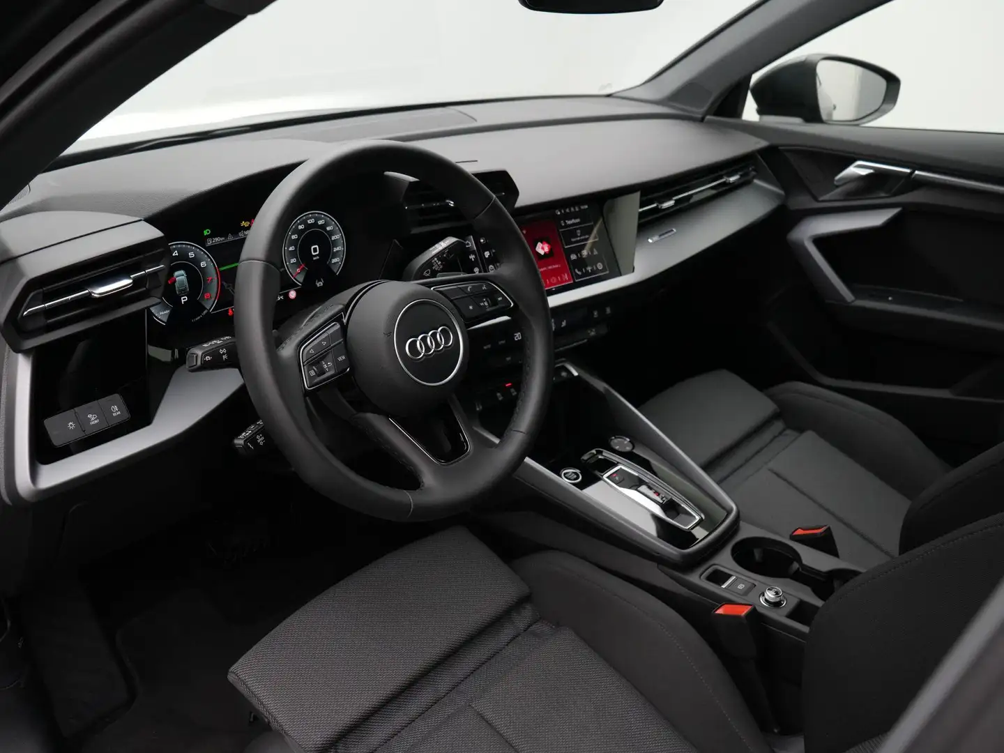 Audi A3 Sportback 35 TFSI 150 pk S-tronic Advanced edition Grijs - 2