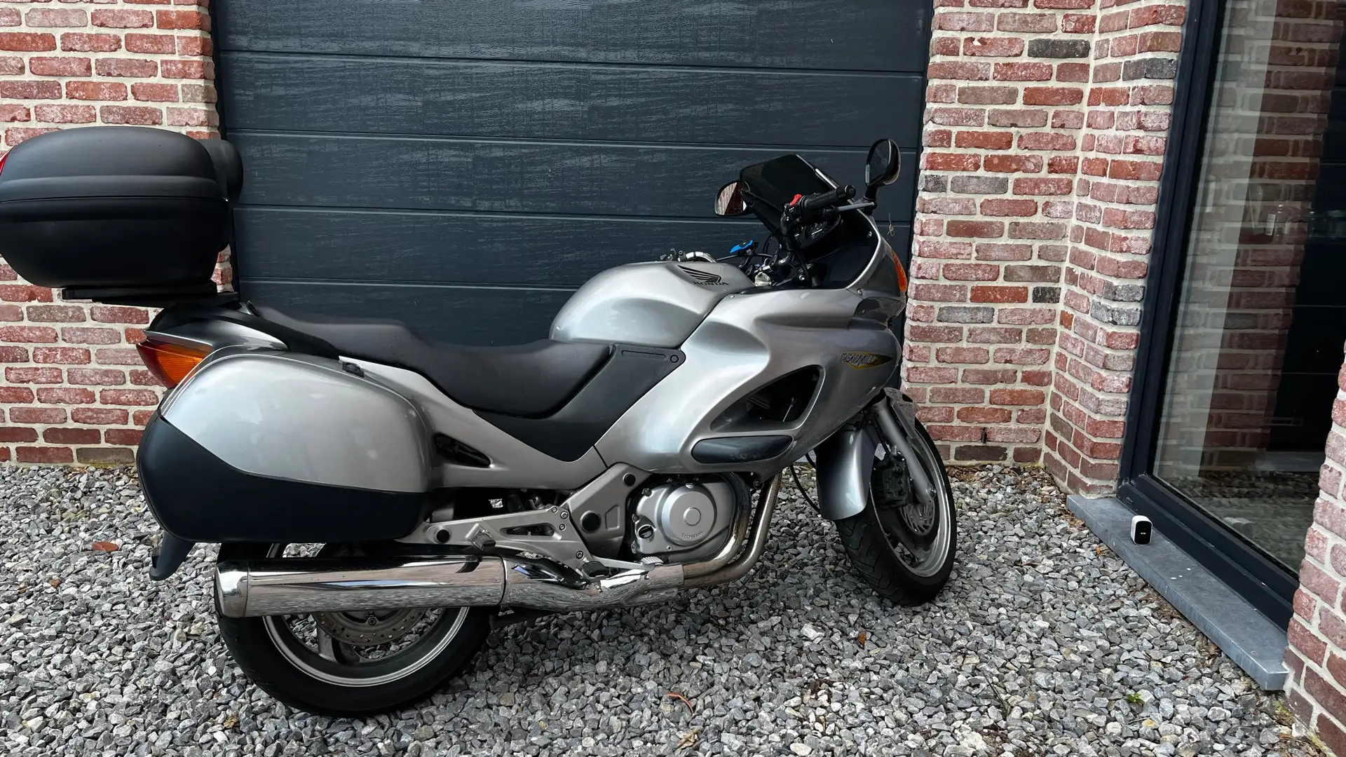 Honda Deauville NT 650 - 1