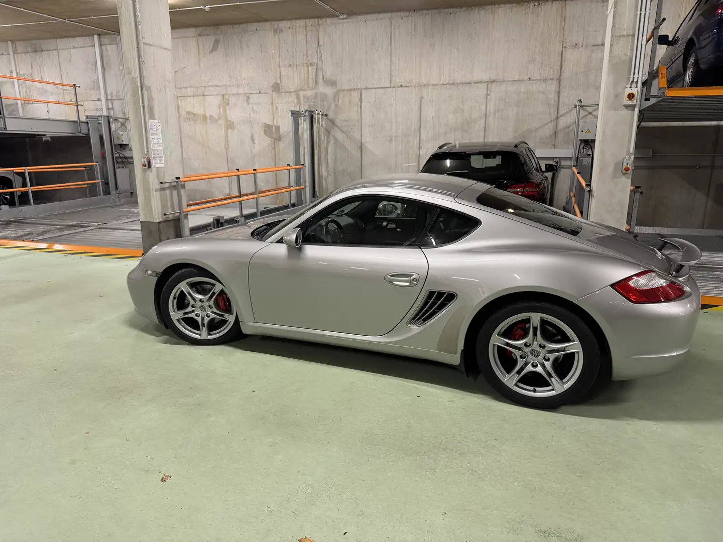 Porsche Cayman S - 1