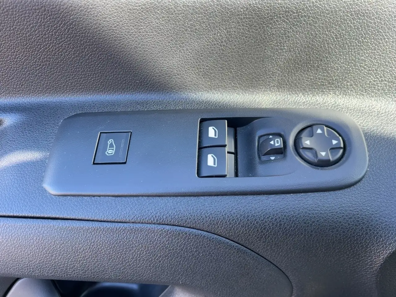 Fiat Doblo E- Kastenwagen L2 Rückfahrkamera PDC KLIMA 16