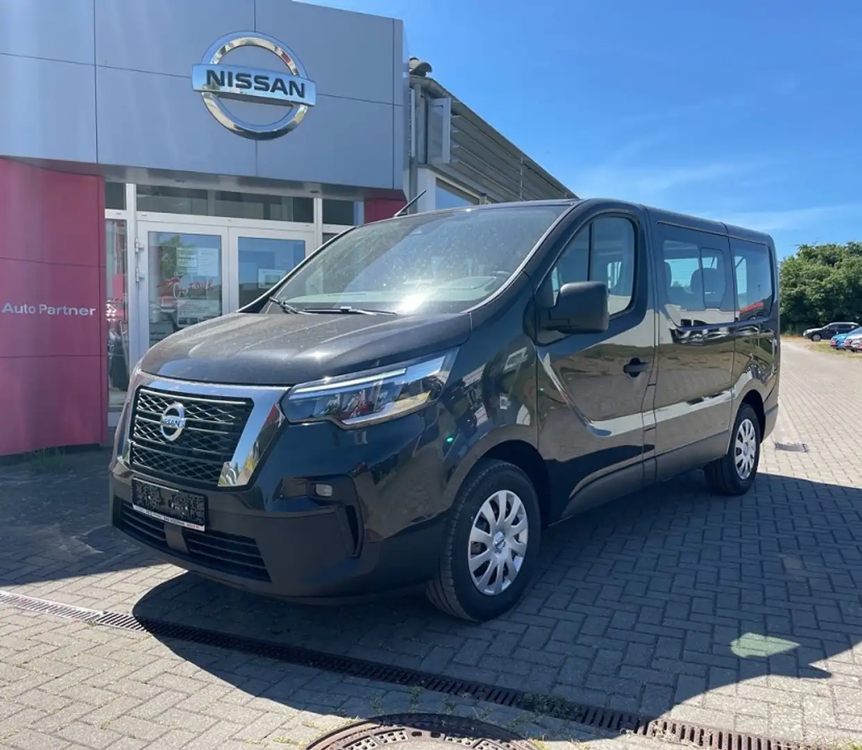 Nissan NV300 Kombi9 L1H1 2,8t dci150 N-Connecta Negru - 1