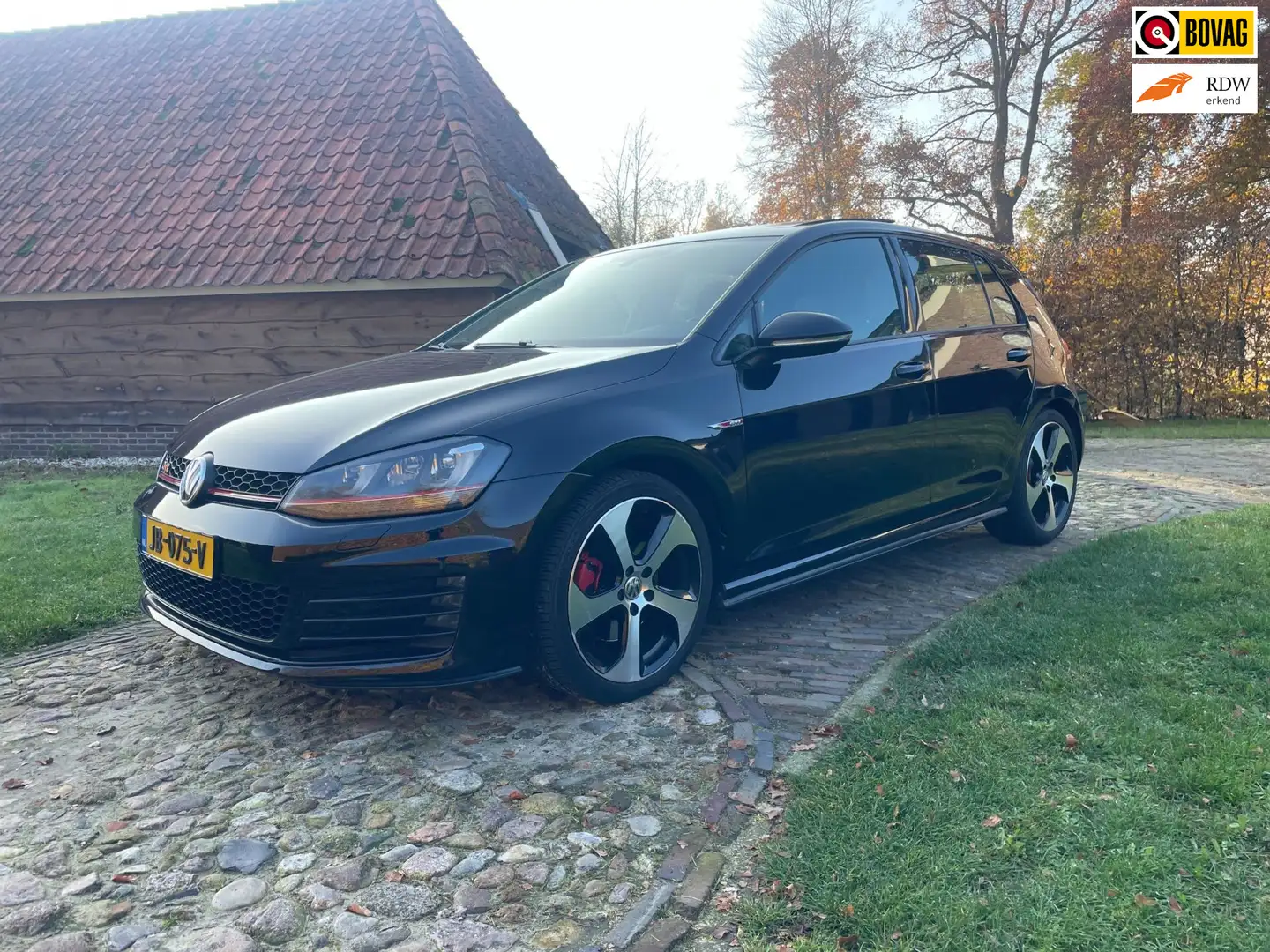Volkswagen Golf GTI 2.0 GTI-PANO-LEER-CAMERA-18"-Fender sound- Noir - 1