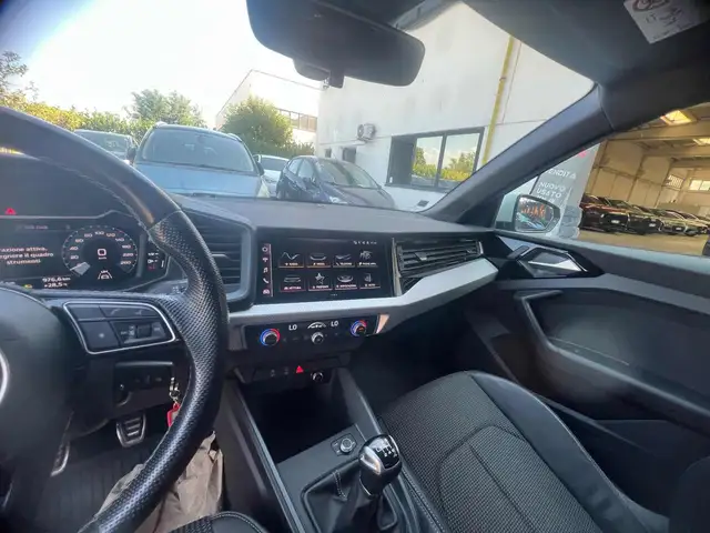 Audi A1 view 12