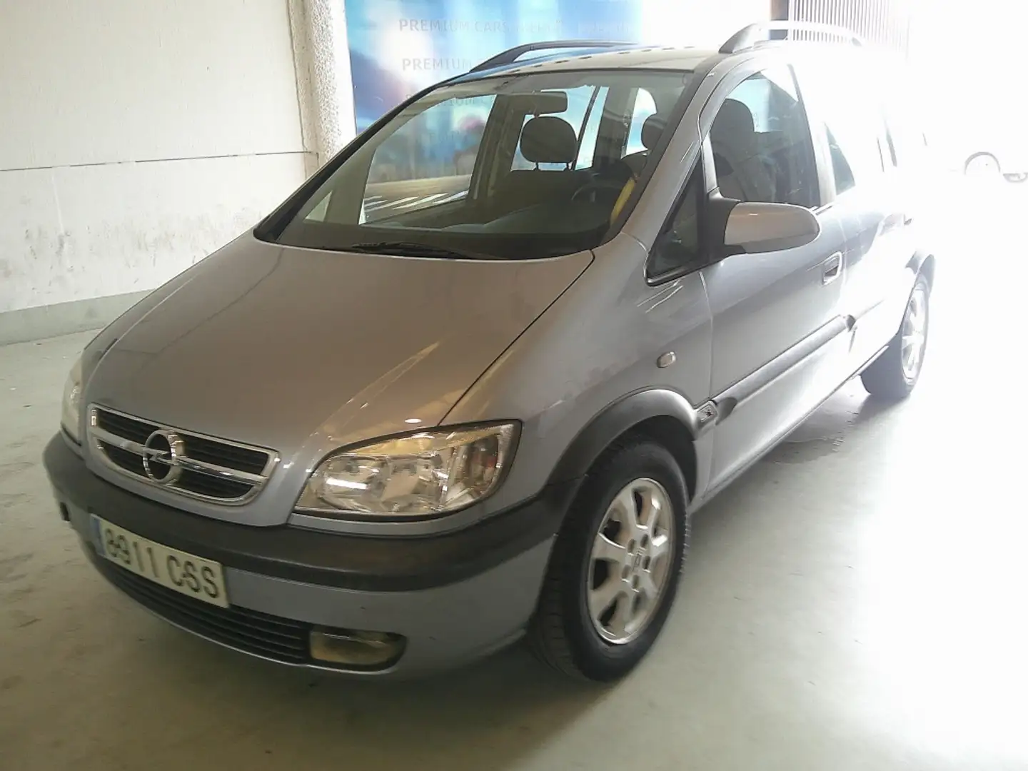 Opel Zafira 2.0Dti 16v Club Gris - 1