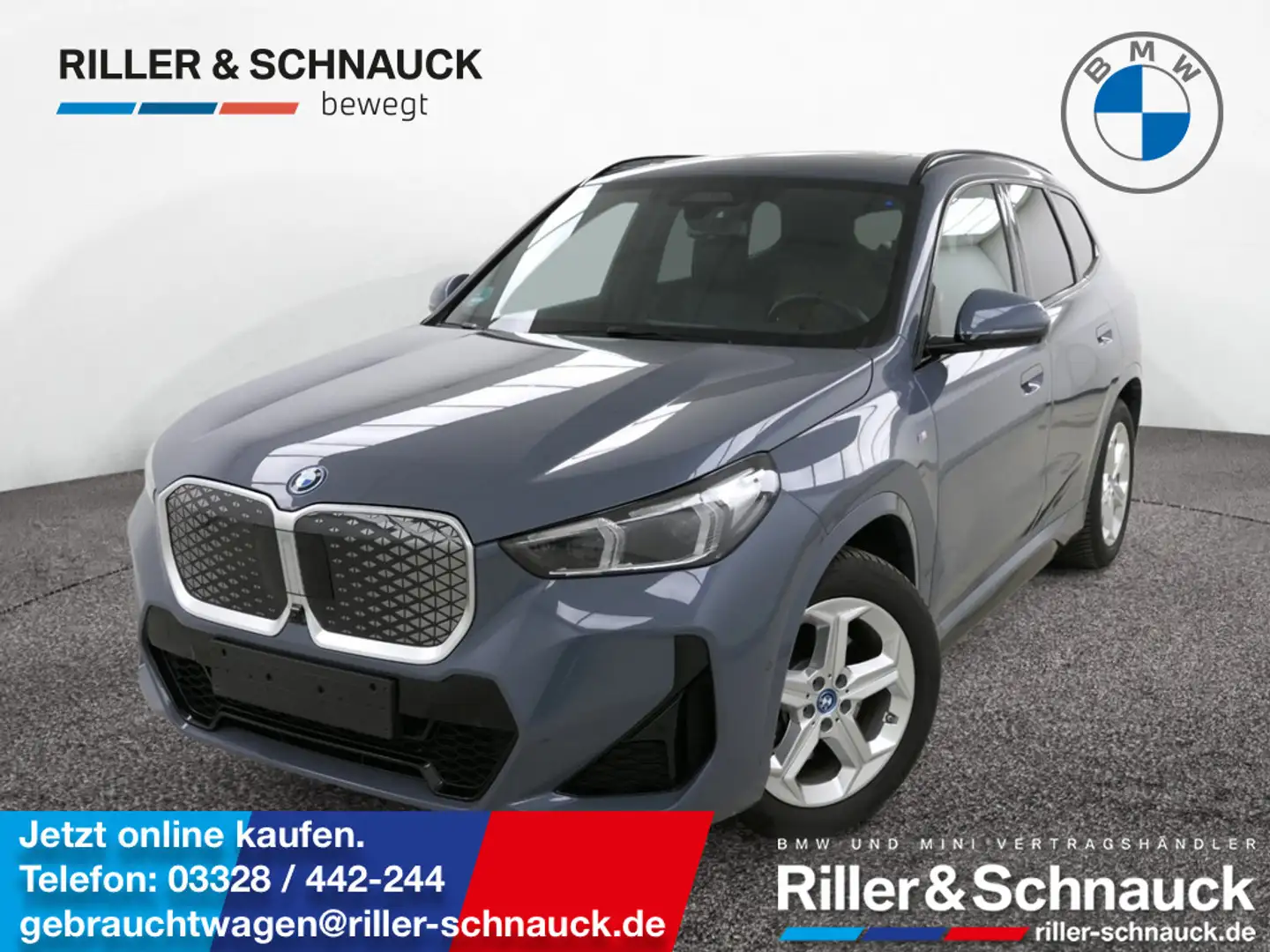 BMW iX1 xDrive30 M Sport PANO+HUD+ACC+360°KAM Grau - 1