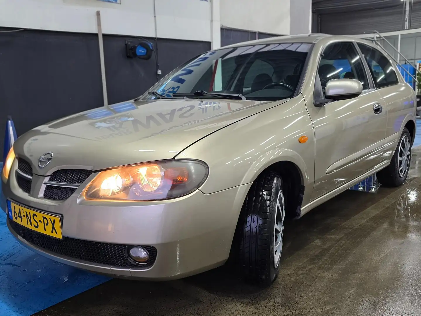 Nissan Almera Almera 1.8 Acenta Бежевий - 2