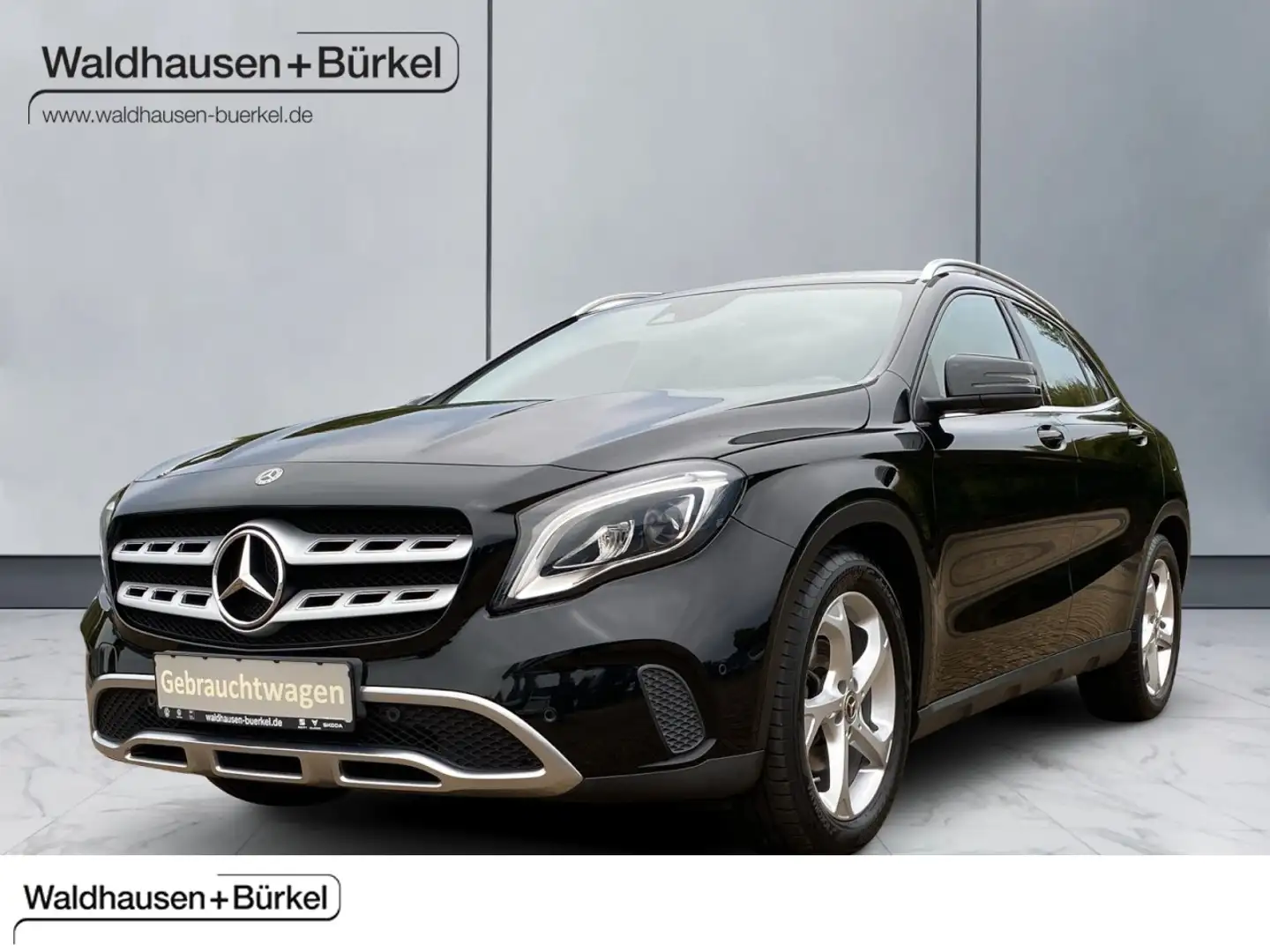Mercedes-Benz GLA 180 Urban *RFK*LED*NAVI*DAB*TEILLEDER*SHZG* Klima Schwarz - 1