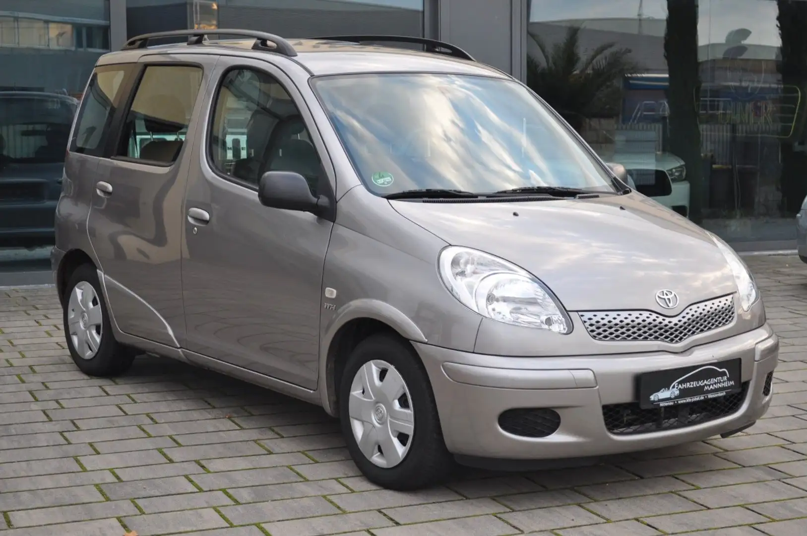Toyota Yaris Verso 1.3 Sol * AHK - 1. HAND * Grigio - 1