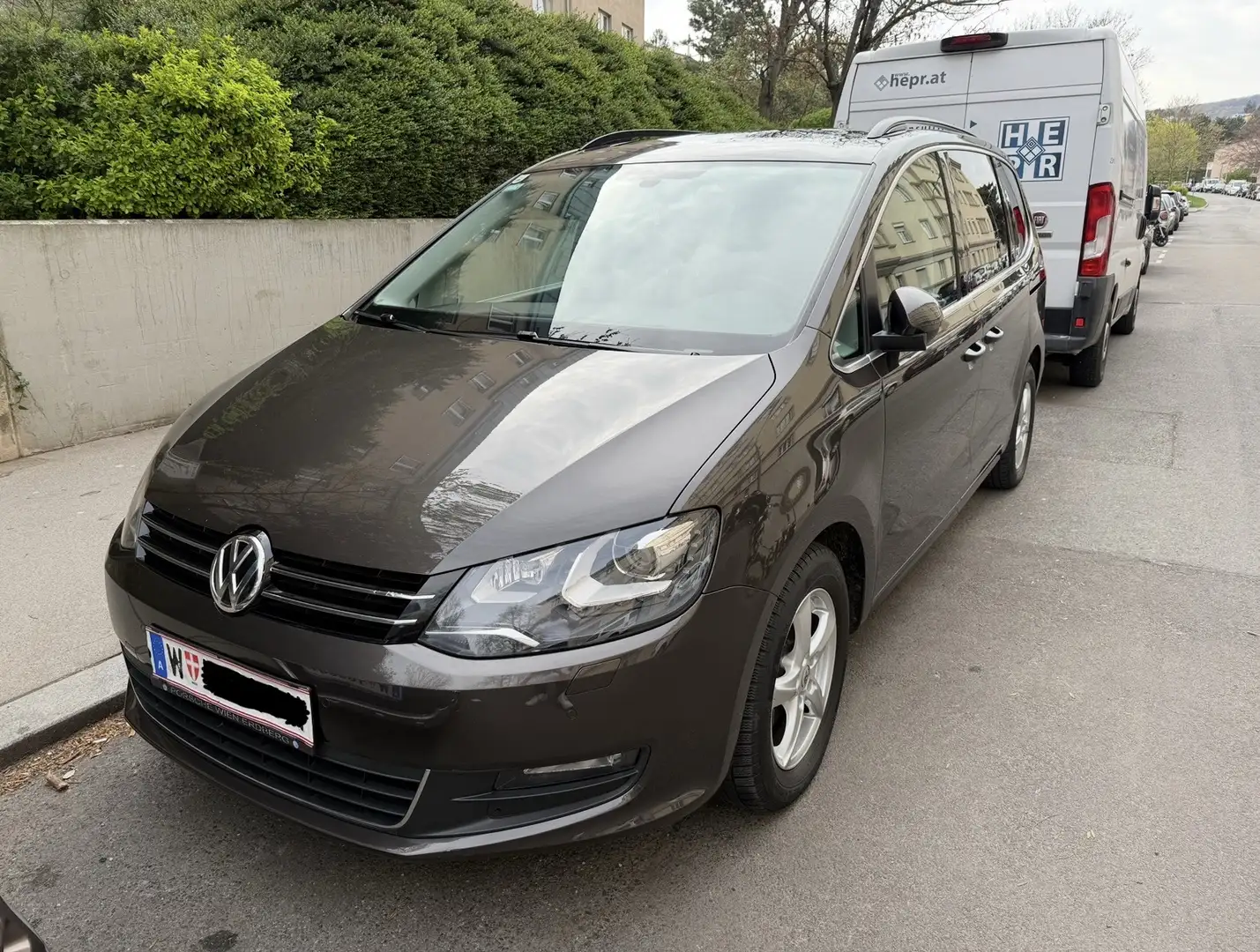 Volkswagen Sharan Business BMT SCR 2,0 TDI Braun - 1