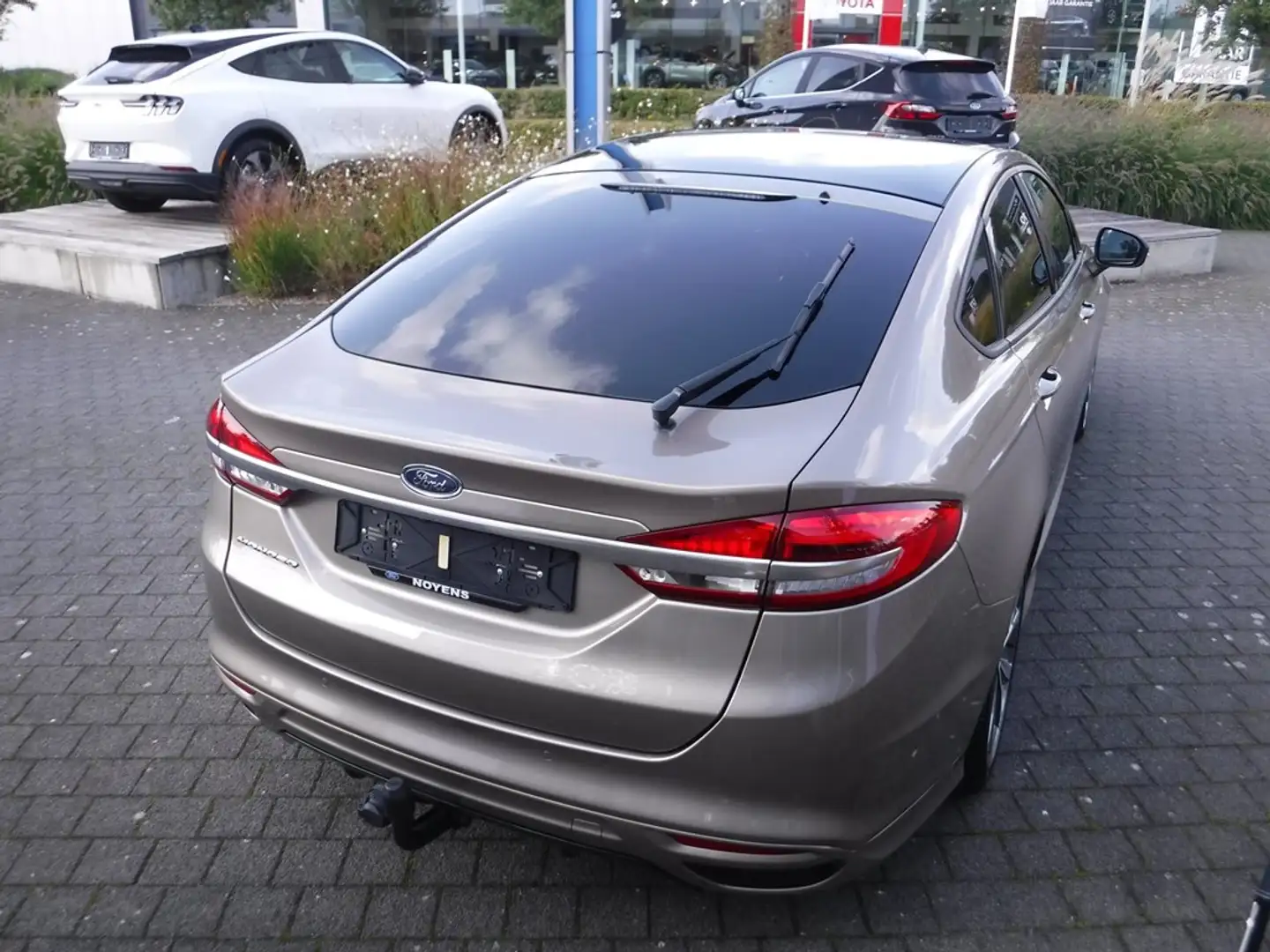 Ford Mondeo Gris - 2