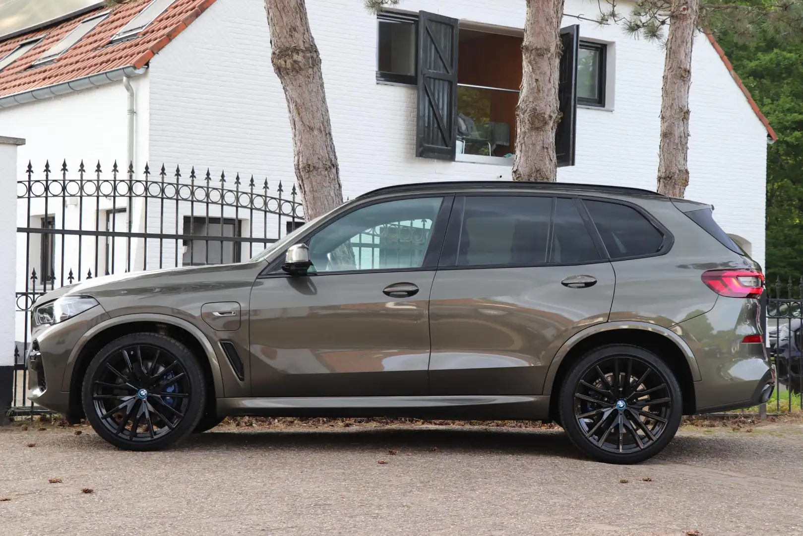 BMW X5 xDrive45e High Executive |Skylounge |Manhatten |Gl Verde - 2