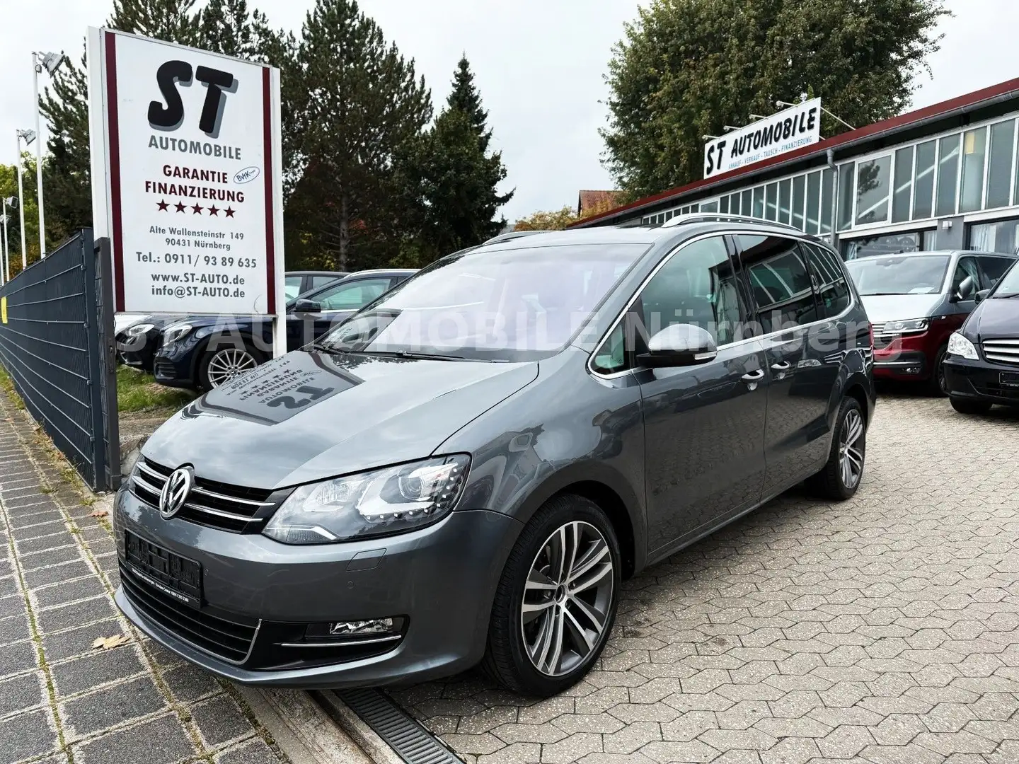 Volkswagen Sharan 2.0 TDI DSG BMT Highline*7SITZ*PANORAMA* Grau - 1