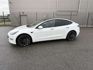 Model 3 Langstreckenbatt. Allradantrieb Dual Motor Performance