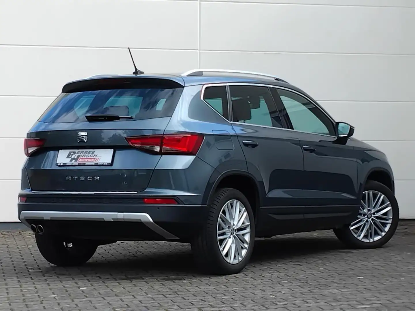 SEAT Ateca XCELLENCE Grau - 2