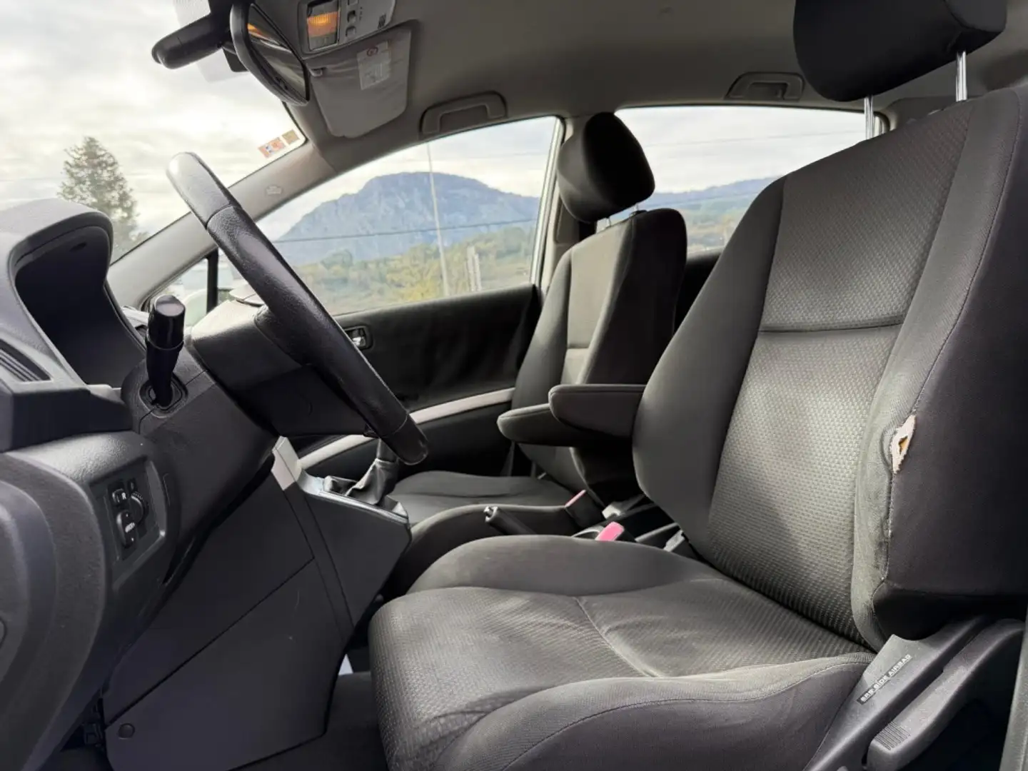 Toyota Corolla Verso 1.8i Sol - 2