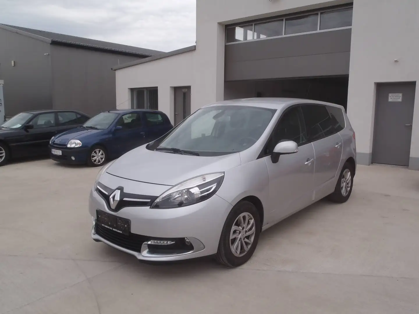 Renault Scenic Scénic Energy dCi 110 Dynamique Dynamique Grau - 2