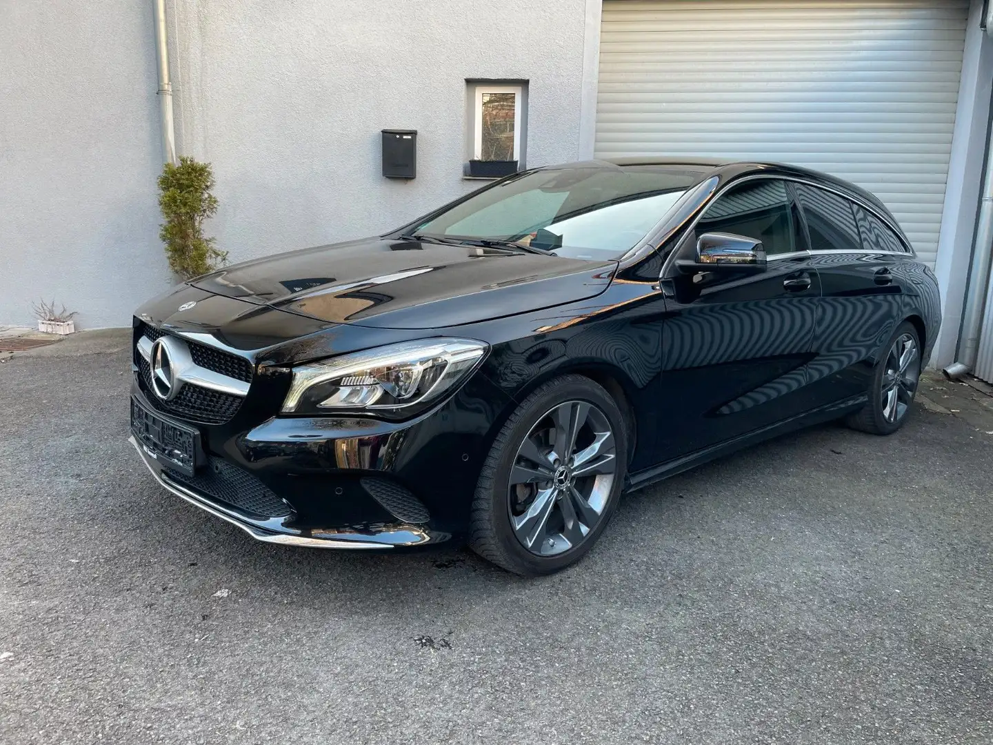 Mercedes-Benz CLA 180 Urban Navi Leder LED PDC Schwarz - 2