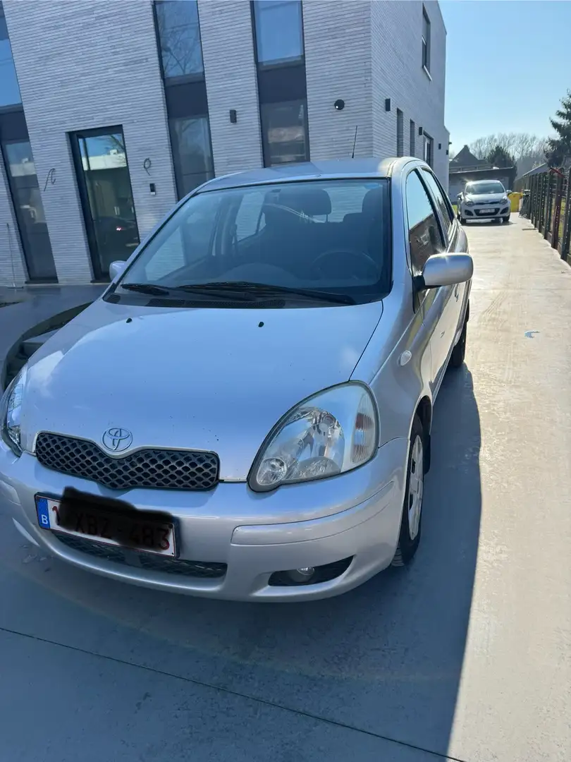 Toyota Yaris 1.3 Automatik - 2
