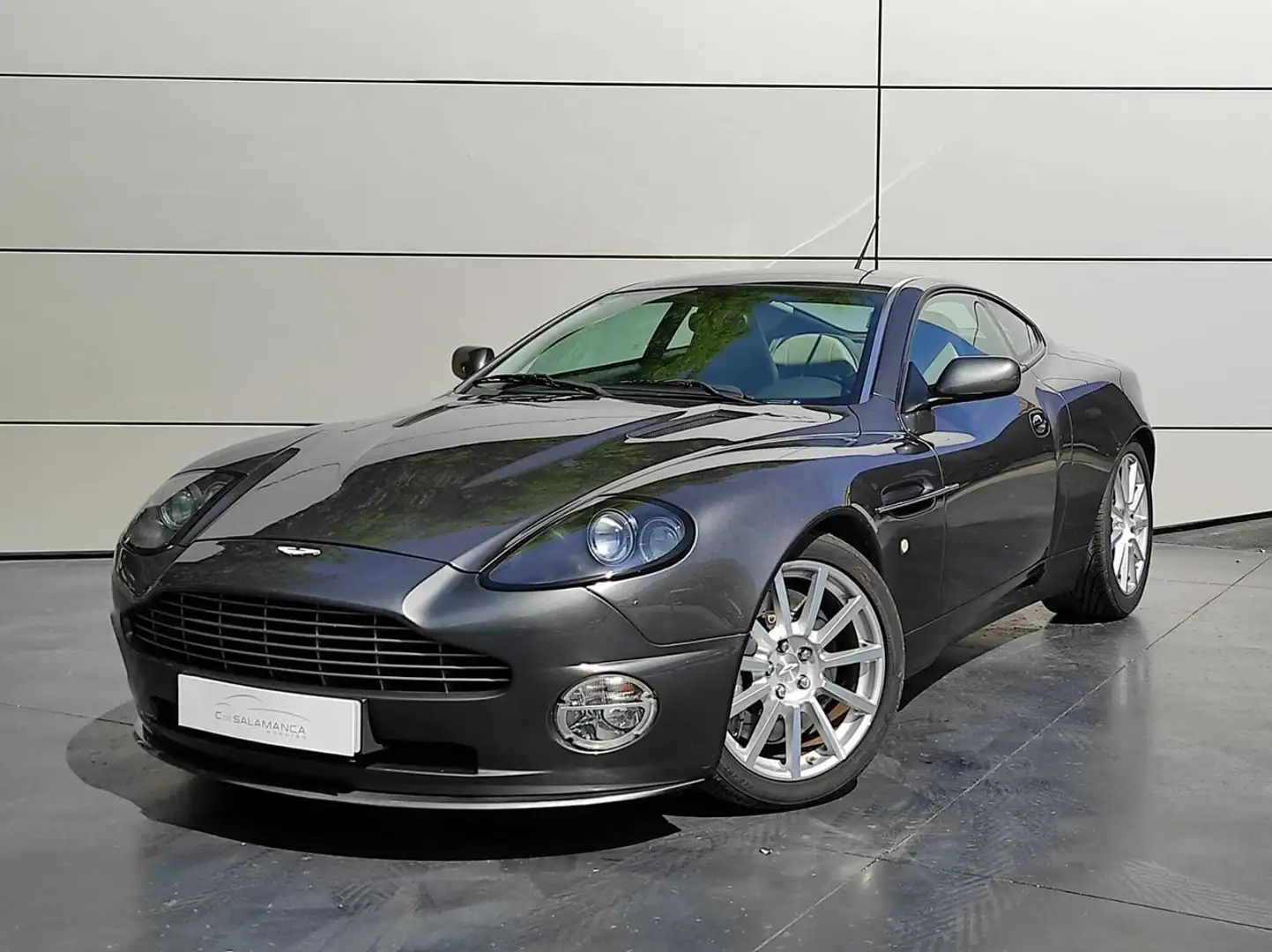 Aston Martin Vanquish S V12 - 1