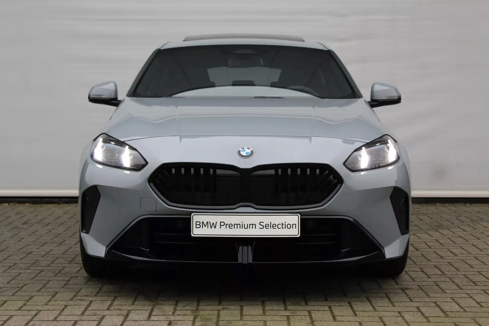 BMW 120 1 Serie High Executive M Sport Automaat / Panorama Grijs - 2