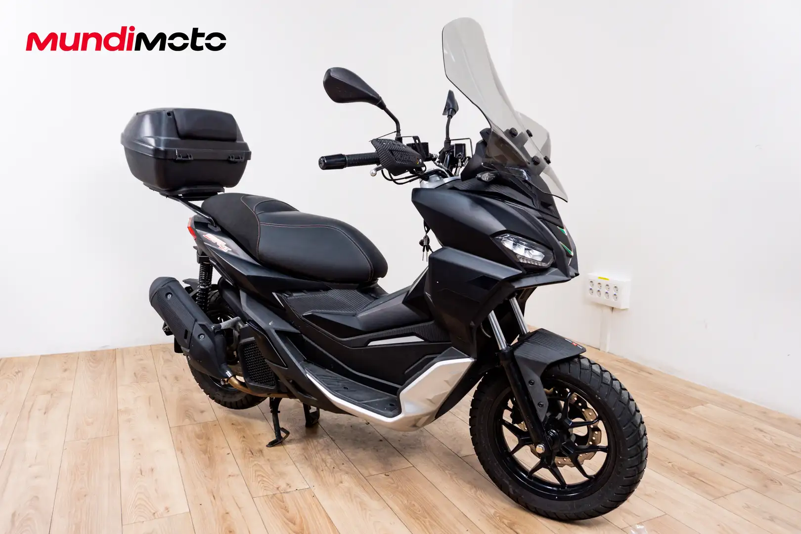 Aprilia SR GT 125 - 2