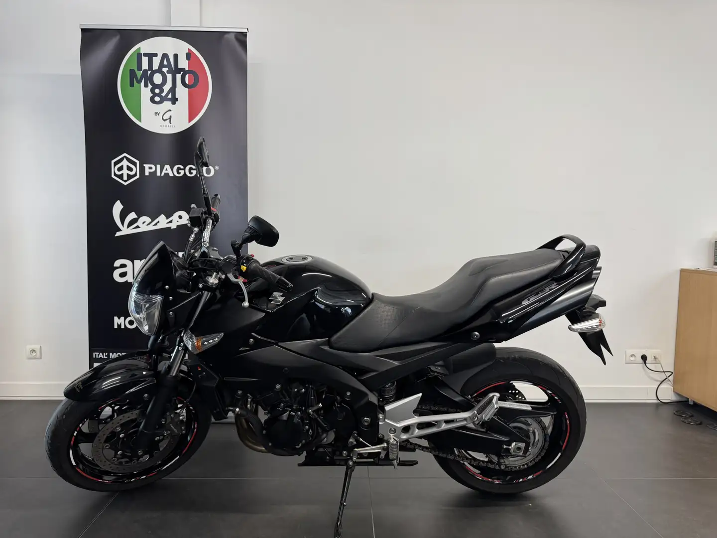 Suzuki GSR 600 Zwart - 2