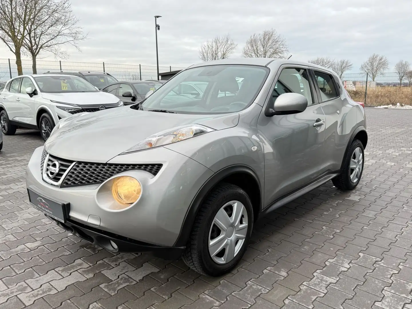 Nissan Juke Acenta 1.5 D Pure Drive Navi Grau - 1