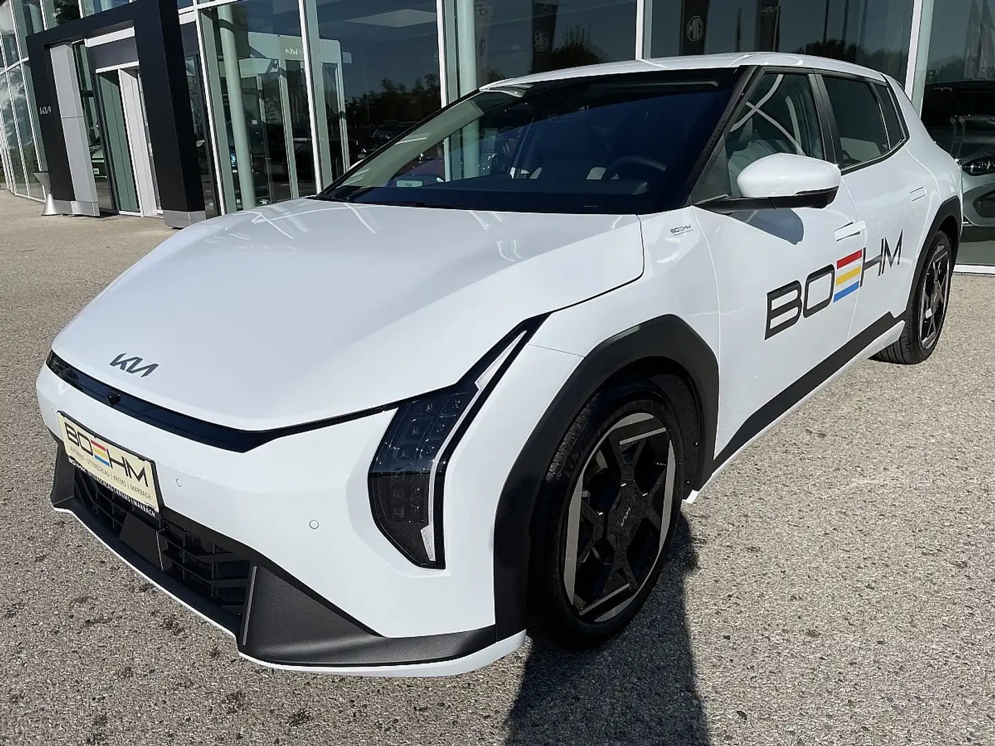 Kia EV4 EV 4  Hatchback Earth Plus mit Paket Dynamic Style Weiß - 1