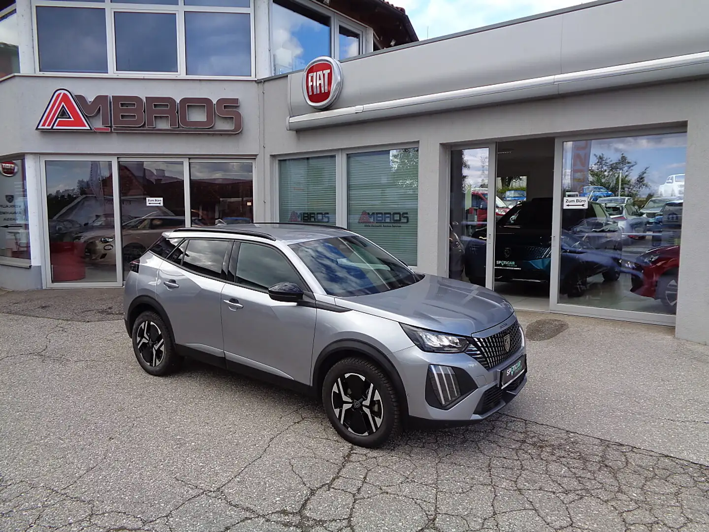 Peugeot 2008 Hybrid 145 PS AUTOMATIK Allure LED NAVI 360 GRA... Grau - 2