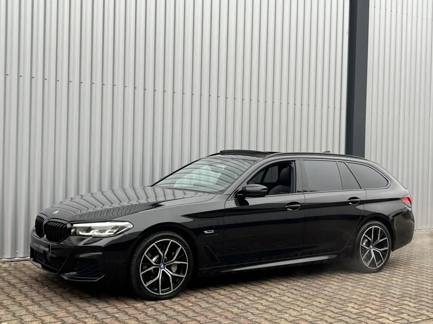 BMW 530 5-serie Touring 530e xDrive High Executive | M-Spo Schwarz - 2