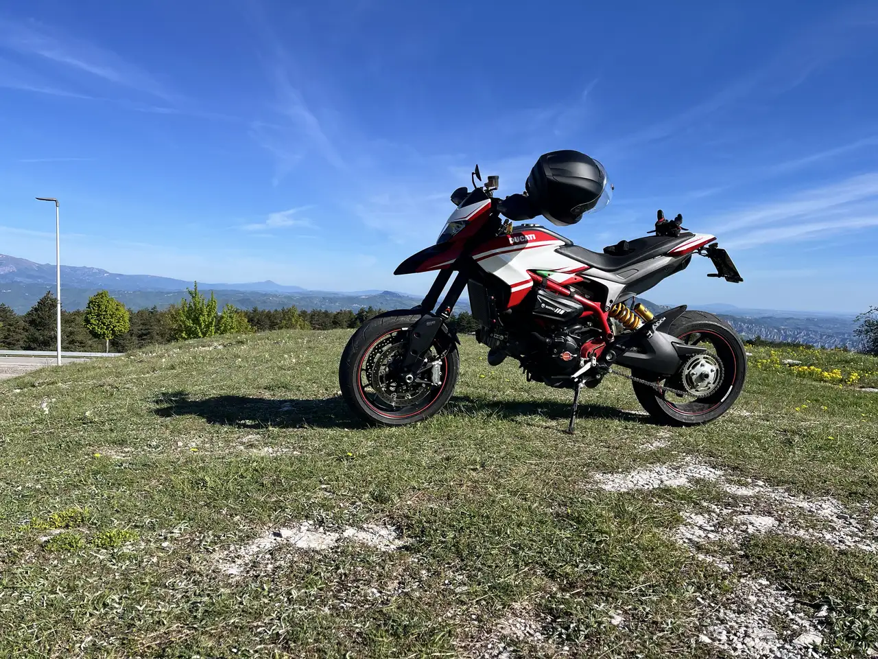 Ducati Hypermotard 821