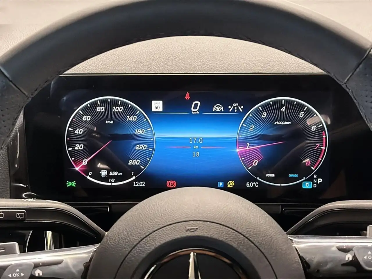 Mercedes-Benz GLA снимка Mercedes-Benz GLA