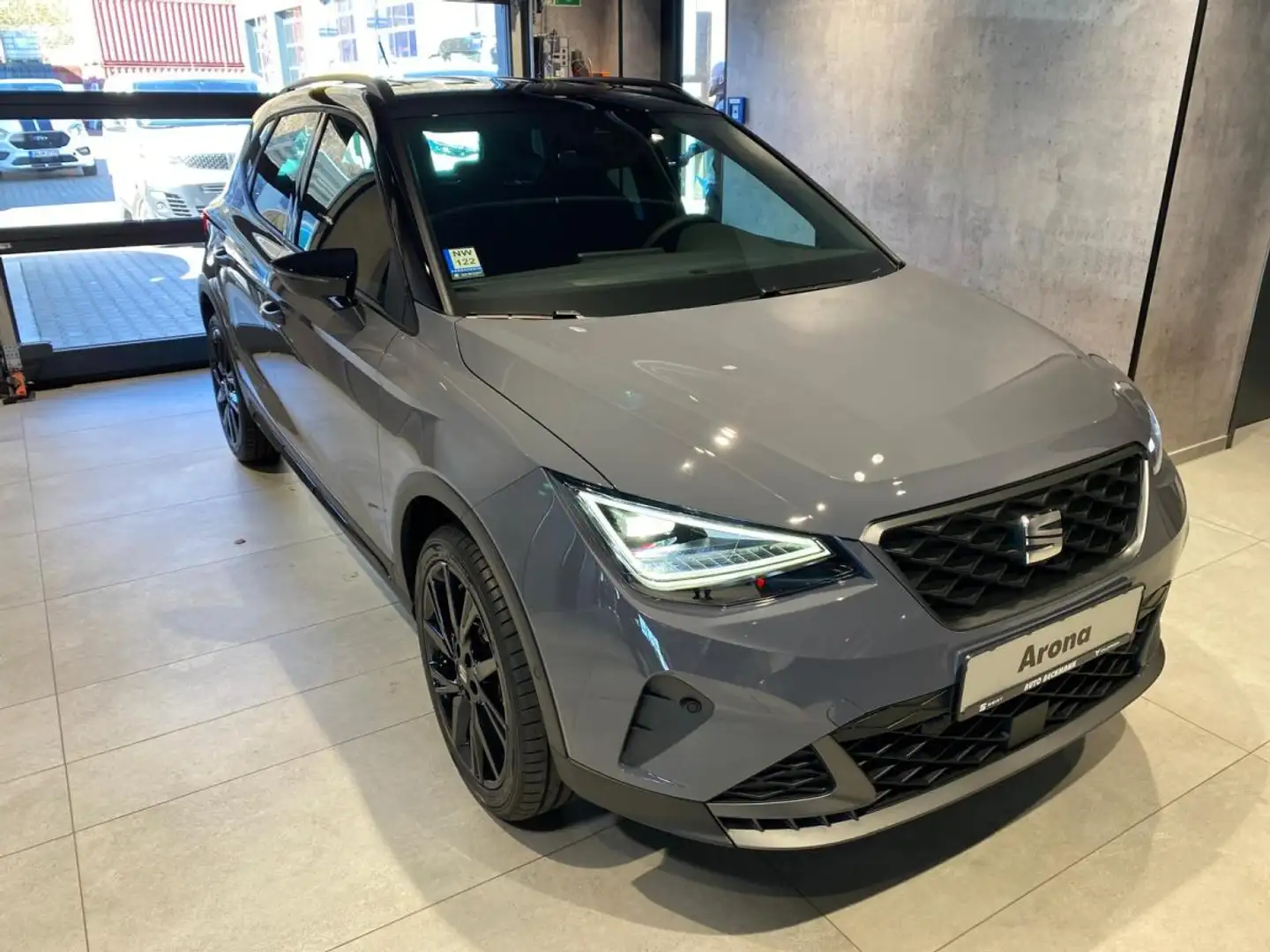 SEAT Arona FR Black Edition 1.0 TSI 85kW (116PS) 7-Gang DSG 1 Grau - 1