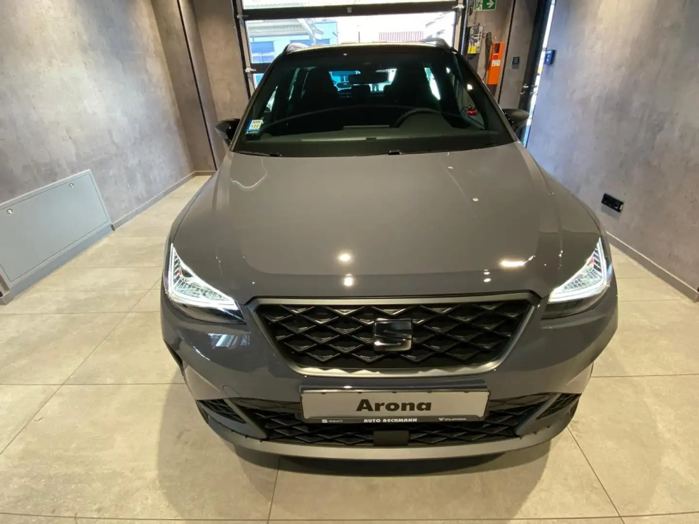 SEAT Arona FR Black Edition 1.0 TSI 85kW (116PS) 7-Gang DSG 1 Grau - 2