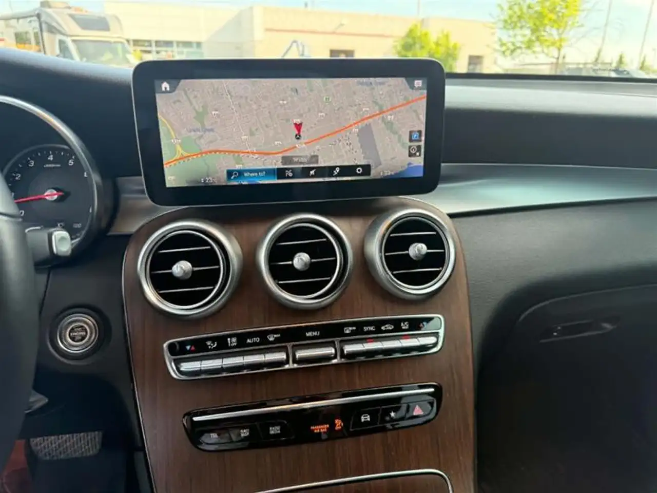 Mercedes-Benz GLC снимка Mercedes-Benz GLC