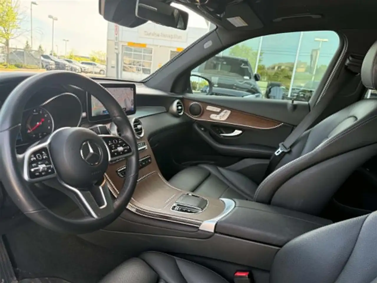 Mercedes-Benz GLC снимка Mercedes-Benz GLC