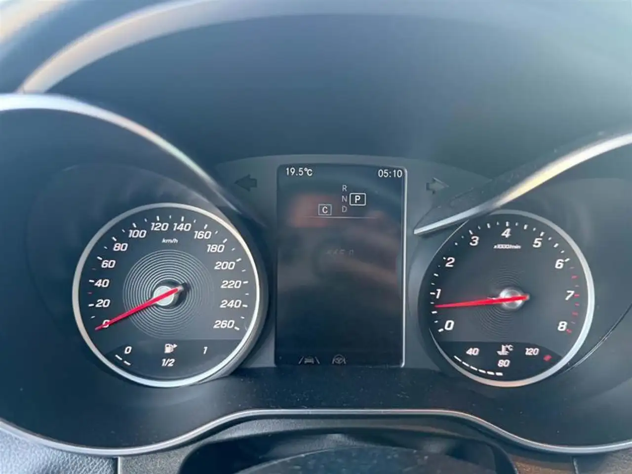 Mercedes-Benz GLC снимка Mercedes-Benz GLC