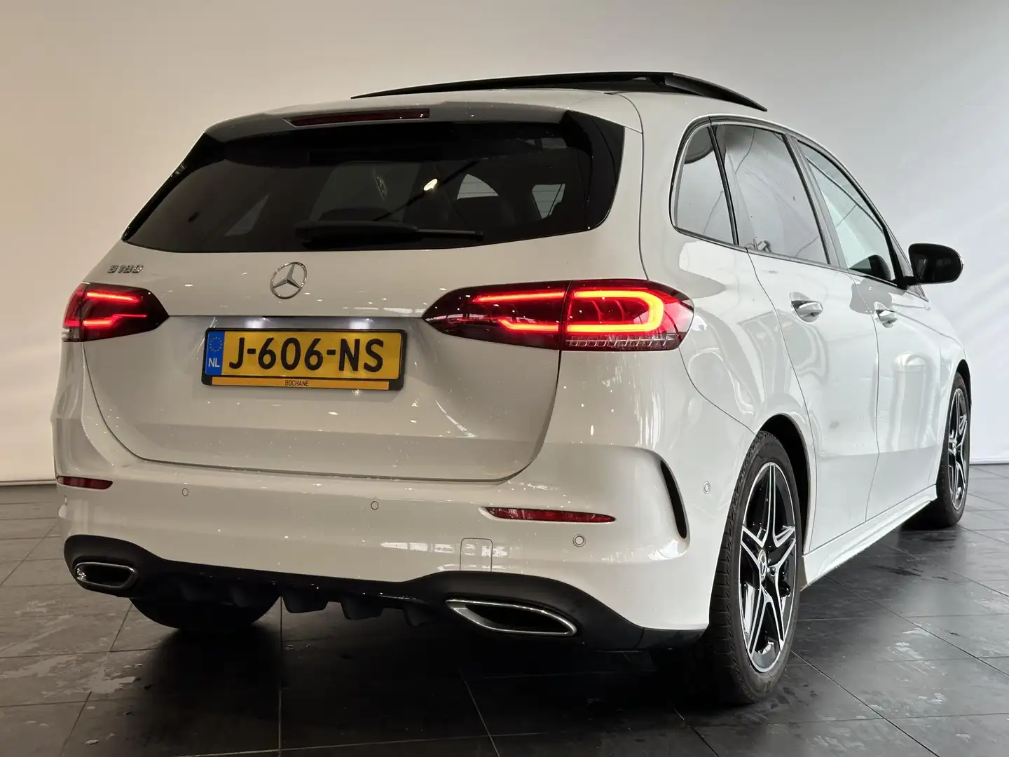 Mercedes-Benz B 180 Business Solution AMG | NAVIGATIE | PANORAMADAK | Blanc - 2