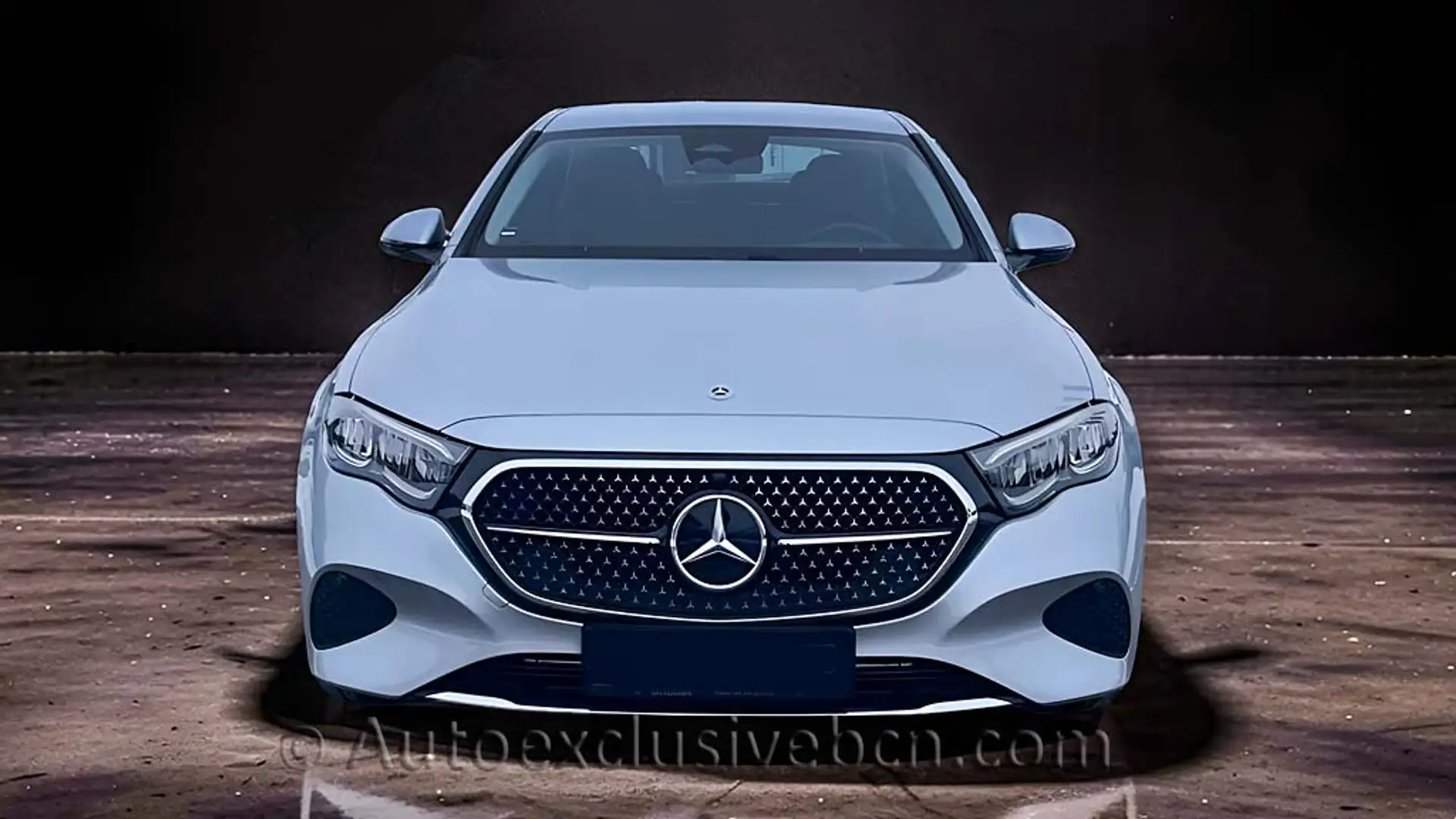 Mercedes-Benz E 300 9G-Tronic Plateado - 2