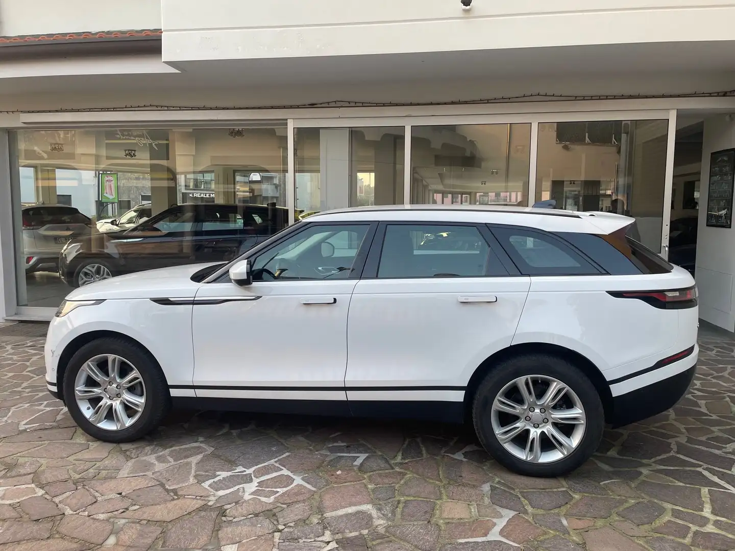 Land Rover Range Rover Velar 2.0d i4 mhev 4wd 204cv auto UNICO PROPRIETARIO Blanc - 2