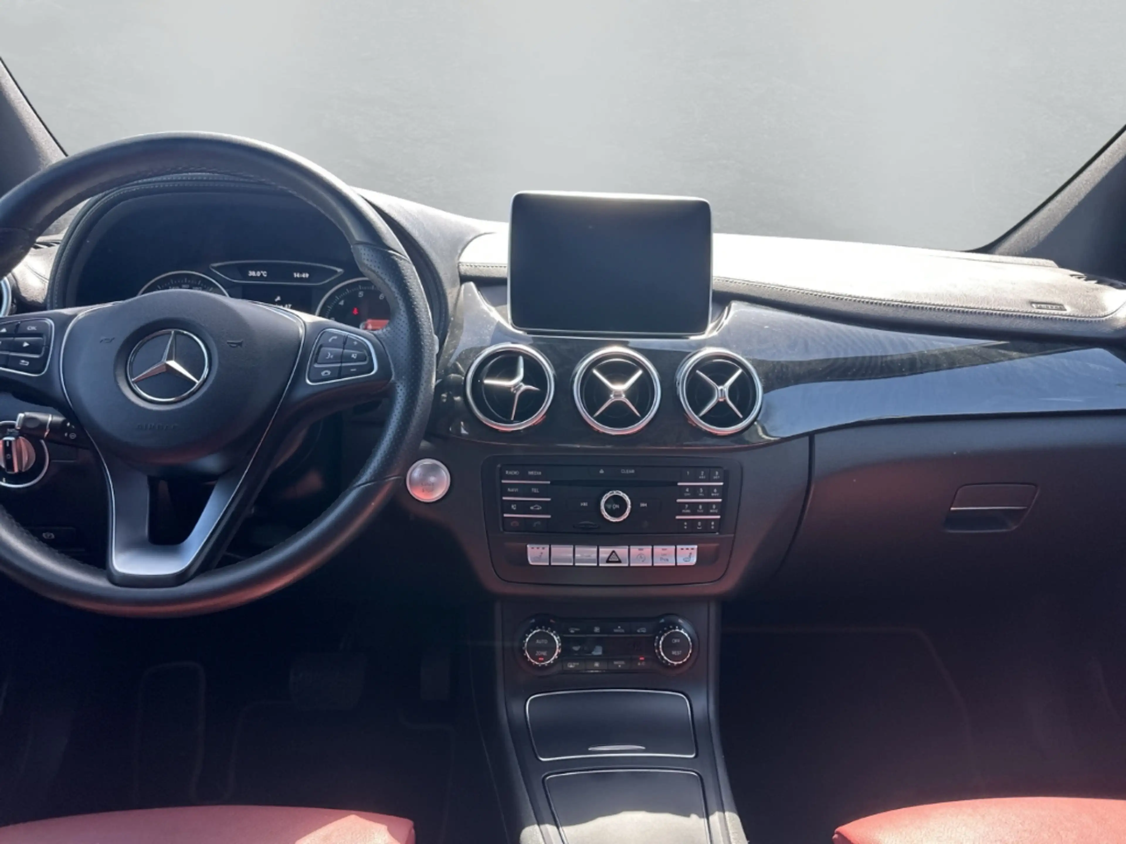 Mercedes-Benz B 220 4Matic Navi Leder Memory Sitze LED Blendfreies Fer — photo 6