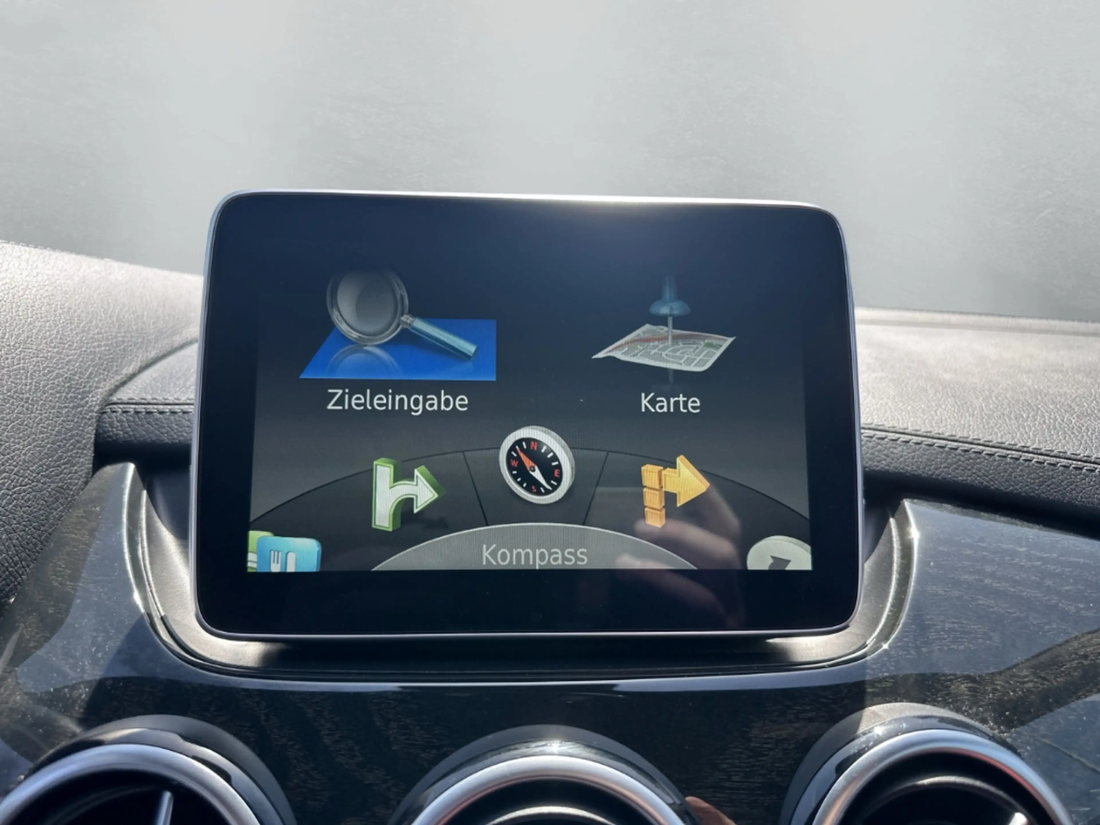 Mercedes-Benz B 220 4Matic Navi Leder Memory Sitze LED Blendfreies Fer — photo 13