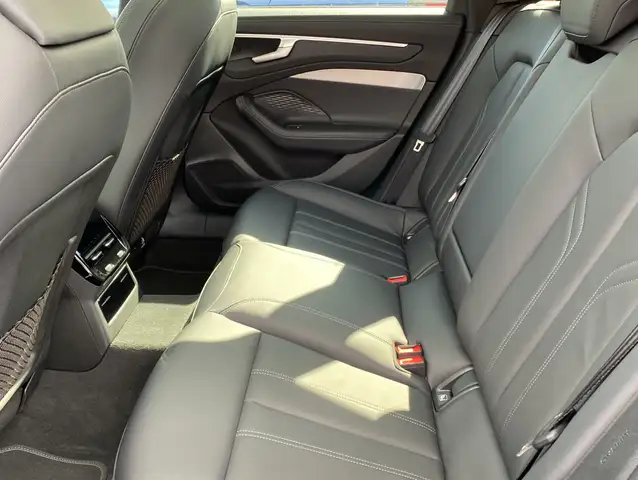 Audi A6 view 14
