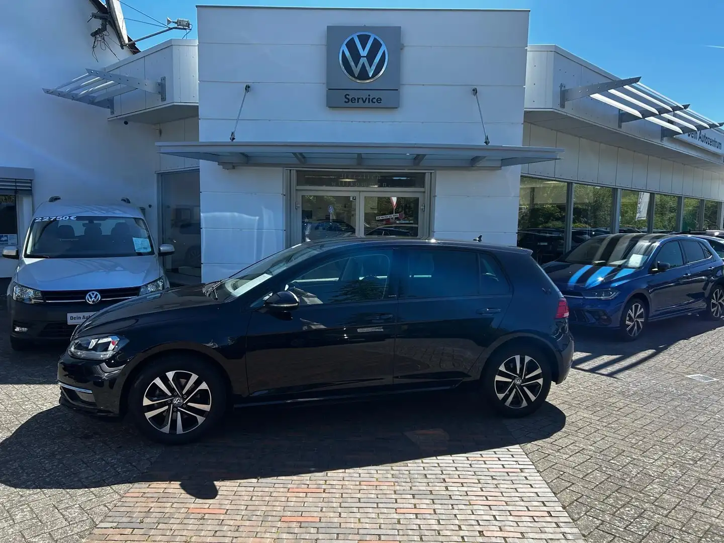 Volkswagen Golf 7 1.5 TSI IQ.DRIVE DSG Černá - 2