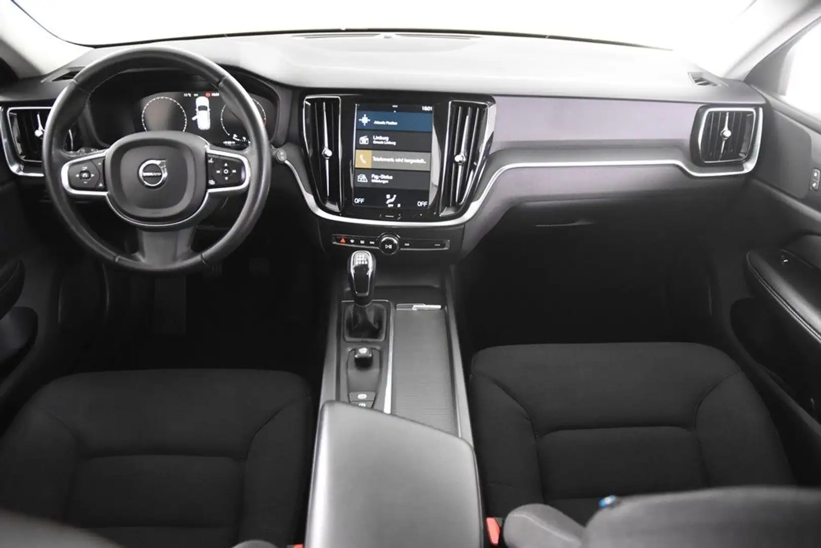 Volvo V60 D3 Momentum *1.Hand*Navi*AHK*Park ass.* Grau - 2