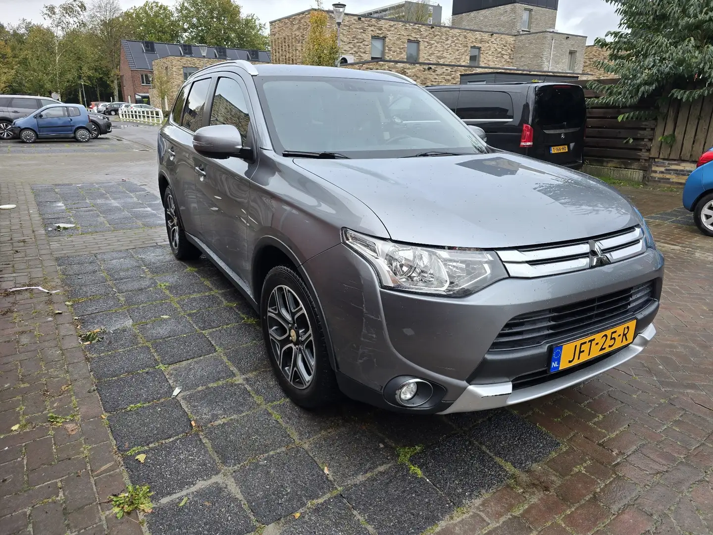 Mitsubishi Outlander 2.2 DI-D Exec Ed 4WD Grey - 2