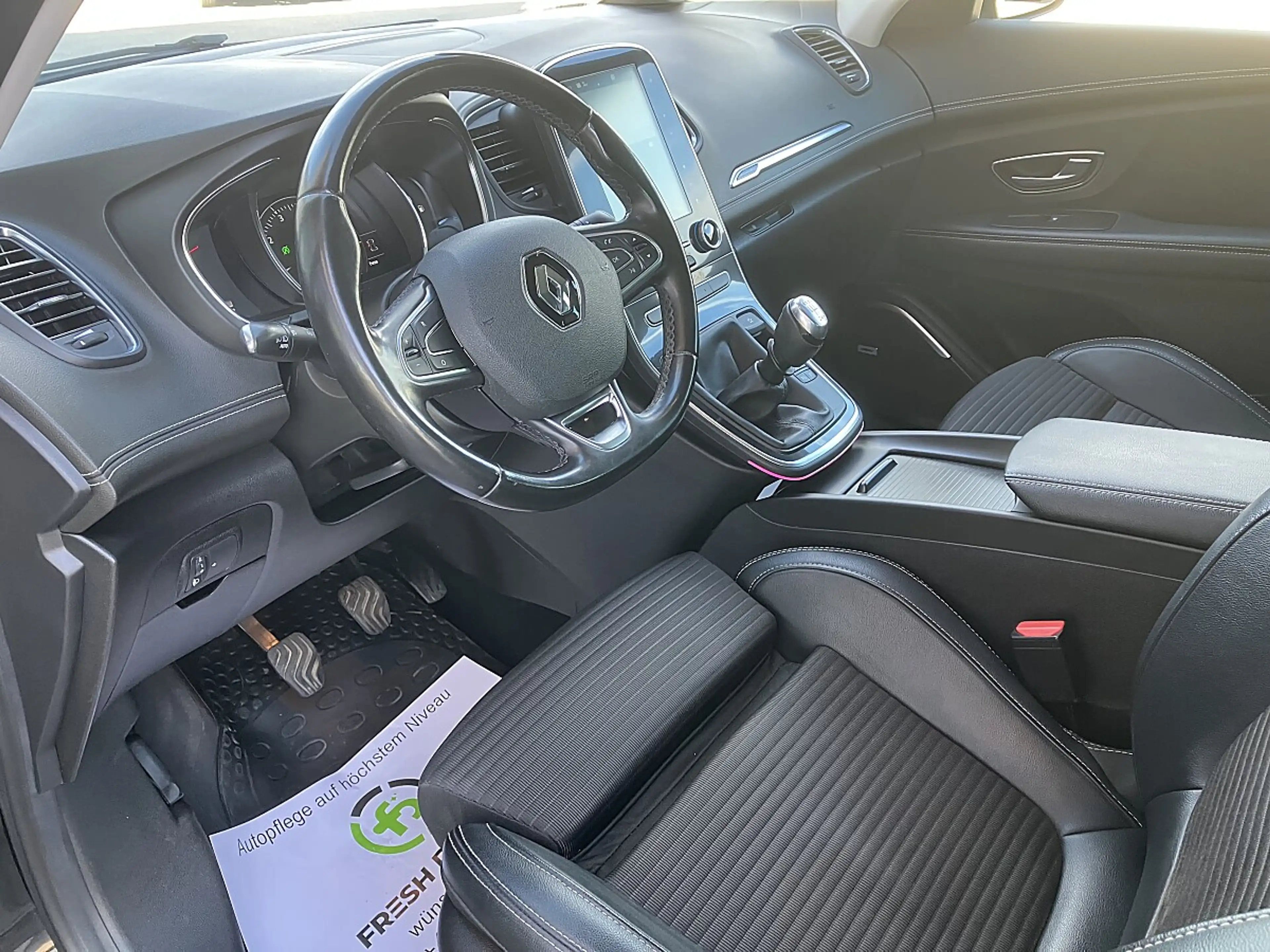 Renault Grand Scenic Grand Scénic Scenic IV 1.3 TCe 140 BOSE PF (Eur... — photo 10