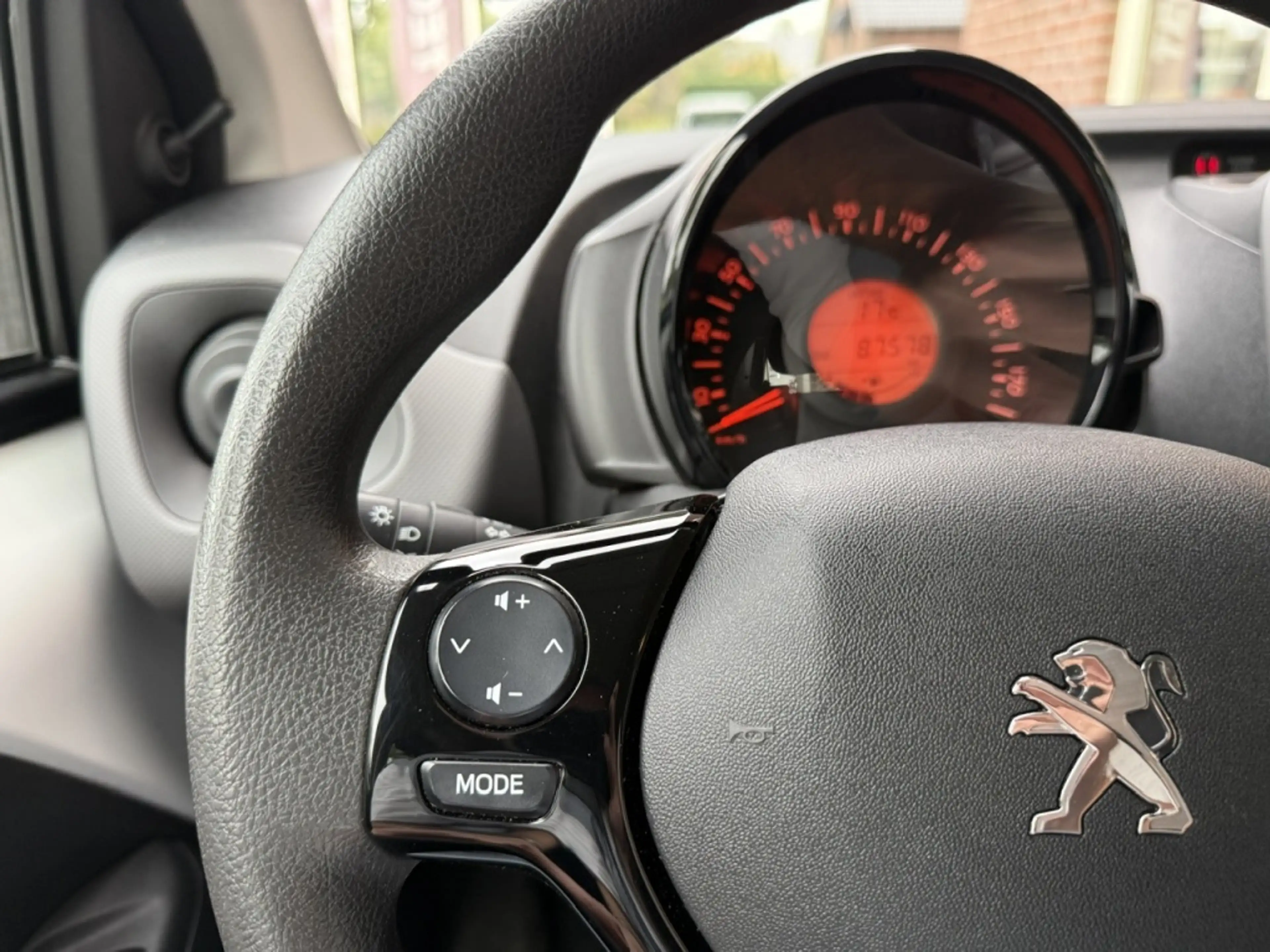 Peugeot 108 1.0 e-VTi Active AIRCO / RIJKLAAR / INCL GARANTIE — photo 26